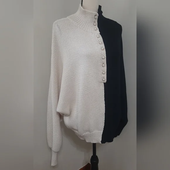 *FINAL SALE* NWOT POL Dolman Sleeve Turtle Neck Sweater W/ Pearl Button Detail - Picture 9 of 14